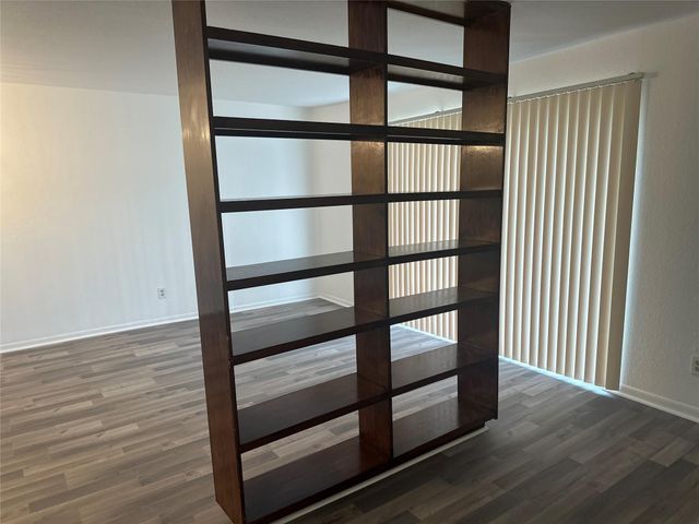2814 S Bartell Drive 13, Houston, TX 77054