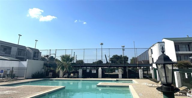 2814 S Bartell Drive 13, Houston, TX 77054