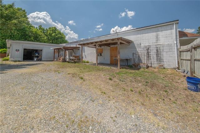 145 Bonnie Regan Road, Thomasville, NC 27360