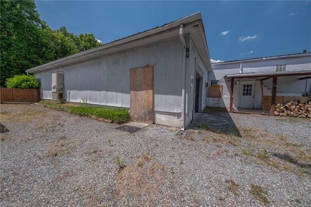 145 Bonnie Regan Road, Thomasville, NC 27360