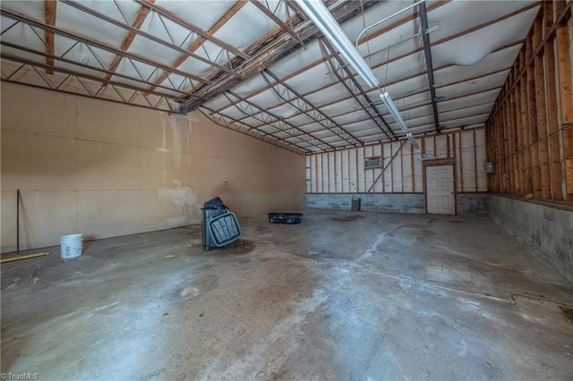 145 Bonnie Regan Road, Thomasville, NC 27360