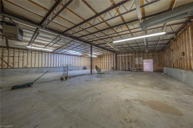 145 Bonnie Regan Road, Thomasville, NC 27360