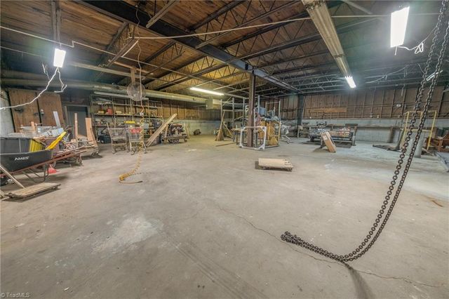 145 Bonnie Regan Road, Thomasville, NC 27360