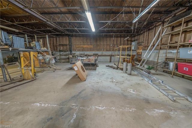 145 Bonnie Regan Road, Thomasville, NC 27360