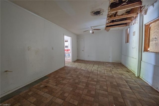 145 Bonnie Regan Road, Thomasville, NC 27360