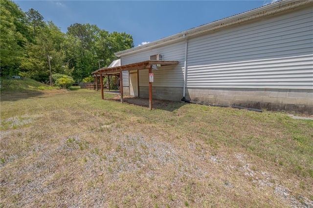 145 Bonnie Regan Road, Thomasville, NC 27360