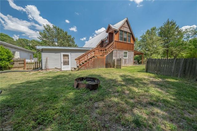 145 Bonnie Regan Road, Thomasville, NC 27360