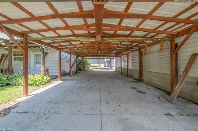 145 Bonnie Regan Road, Thomasville, NC 27360