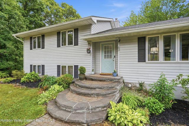 9 Roxanne Boulevard, Highland, NY 12528