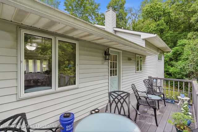 9 Roxanne Boulevard, Highland, NY 12528