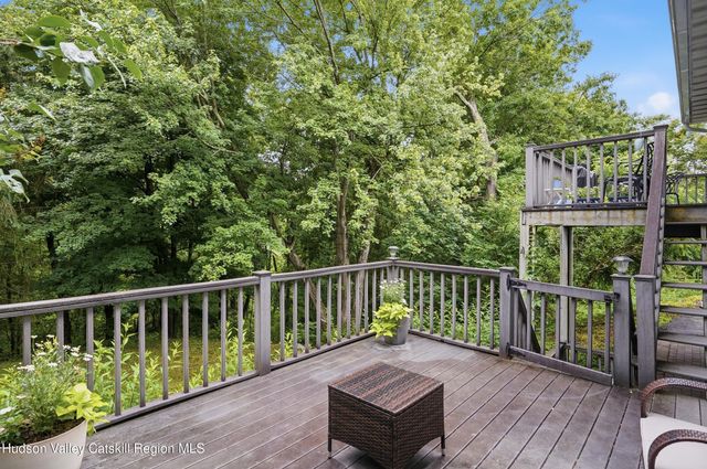 9 Roxanne Boulevard, Highland, NY 12528