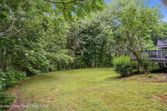 9 Roxanne Boulevard, Highland, NY 12528
