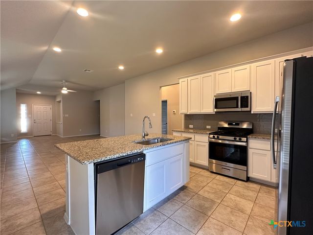 152 Shugart Street, San Marcos, TX 78666