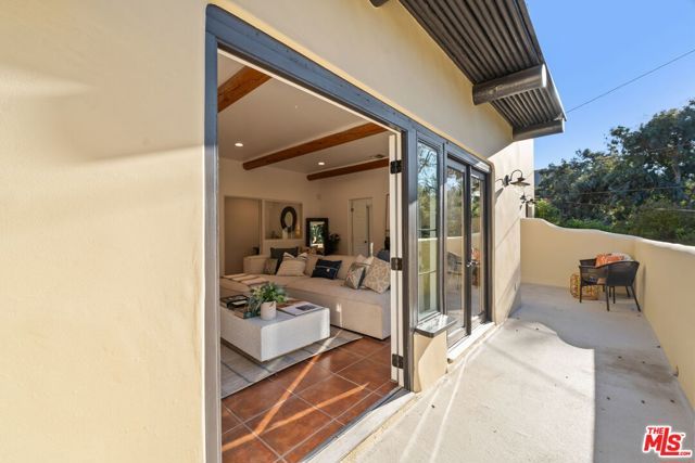 25648 Timpangos Drive, Calabasas, CA 91302