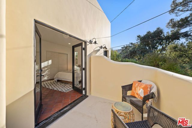 25648 Timpangos Drive, Calabasas, CA 91302