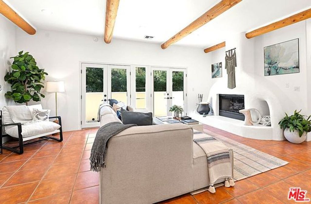 25648 Timpangos Drive, Calabasas, CA 91302