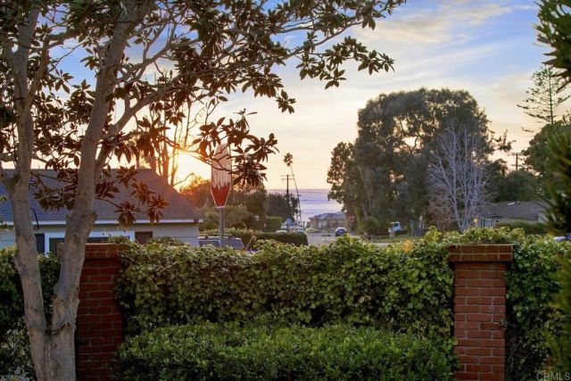 5795 Waverly Avenue, La Jolla, CA 92037