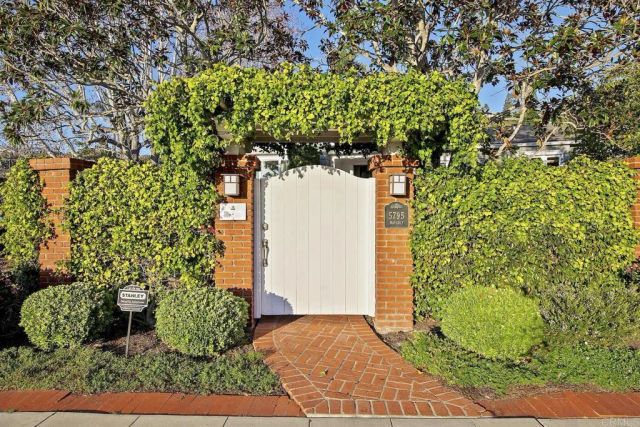 5795 Waverly Avenue, La Jolla, CA 92037