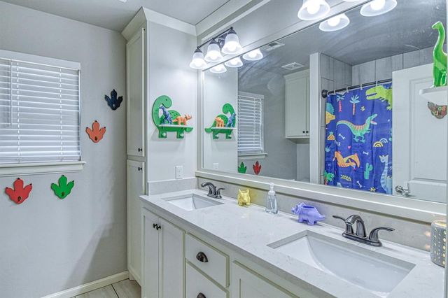 1616 Pendleton Place, Moore, OK 73160