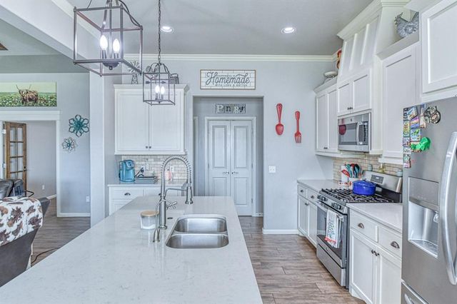 1616 Pendleton Place, Moore, OK 73160