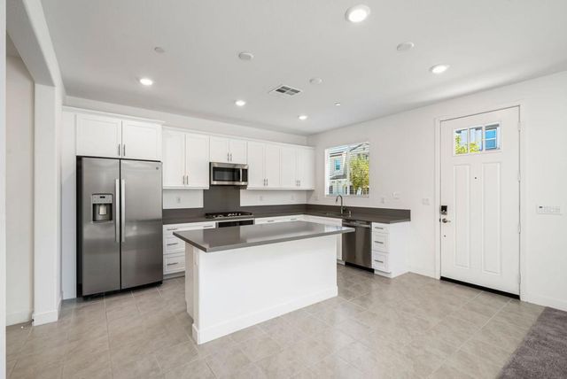 76305 Columbia Drive, Palm Desert, CA 92211