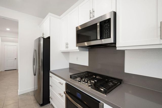 76305 Columbia Drive, Palm Desert, CA 92211