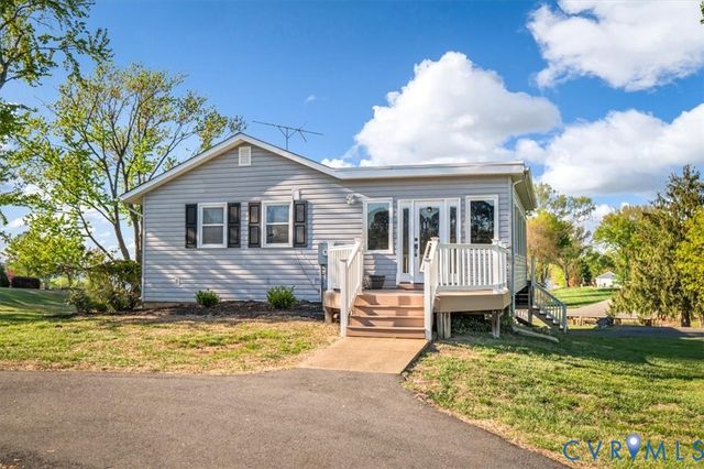 26 Lake Ct, Bumpass, VA 23024