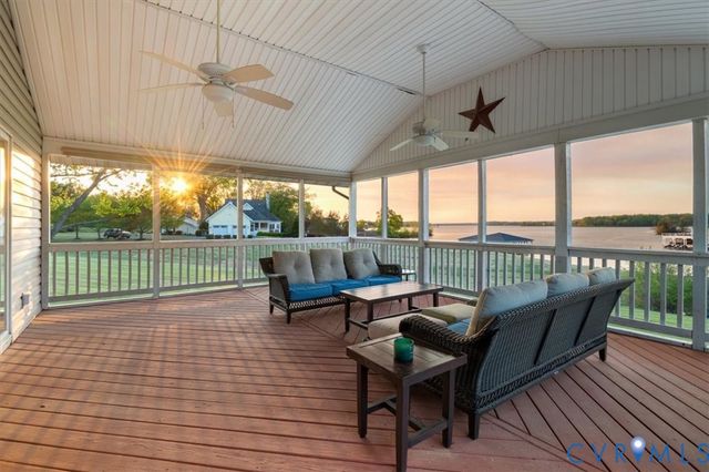 26 Lake Ct, Bumpass, VA 23024