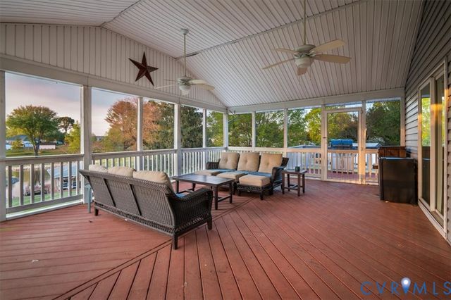 26 Lake Ct, Bumpass, VA 23024