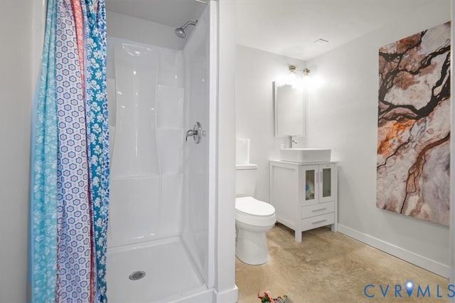 26 Lake Ct, Bumpass, VA 23024