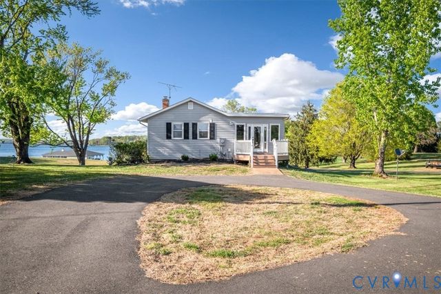26 Lake Ct, Bumpass, VA 23024