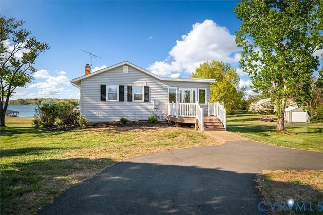 26 Lake Ct, Bumpass, VA 23024