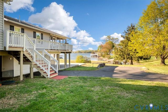 26 Lake Ct, Bumpass, VA 23024