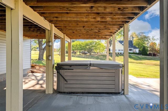 26 Lake Ct, Bumpass, VA 23024