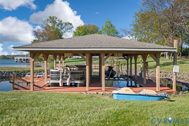26 Lake Ct, Bumpass, VA 23024