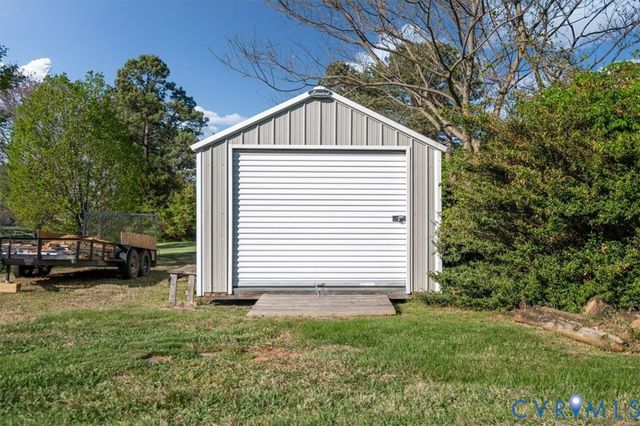 26 Lake Ct, Bumpass, VA 23024