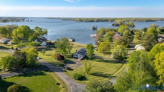26 Lake Ct, Bumpass, VA 23024