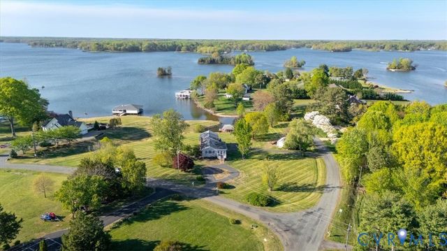 26 Lake Ct, Bumpass, VA 23024