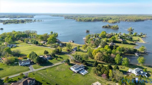 26 Lake Ct, Bumpass, VA 23024