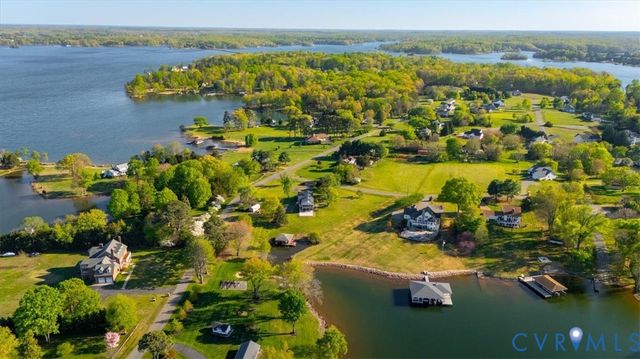 26 Lake Ct, Bumpass, VA 23024