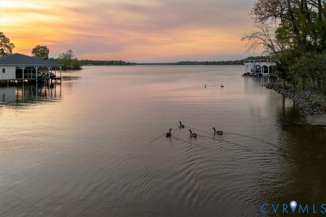 26 Lake Ct, Bumpass, VA 23024