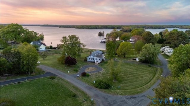 26 Lake Ct, Bumpass, VA 23024