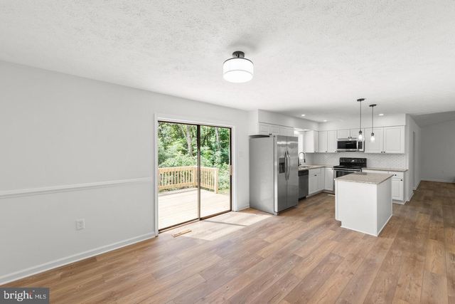 230 BLUE BELL LN, Strasburg, VA 22657