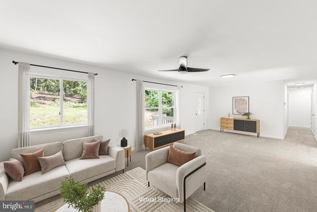 230 BLUE BELL LN, Strasburg, VA 22657