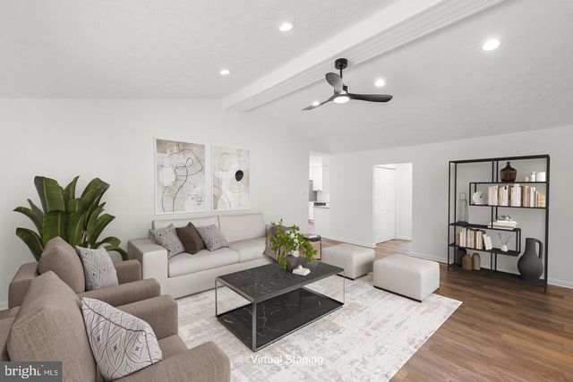 230 BLUE BELL LN, Strasburg, VA 22657