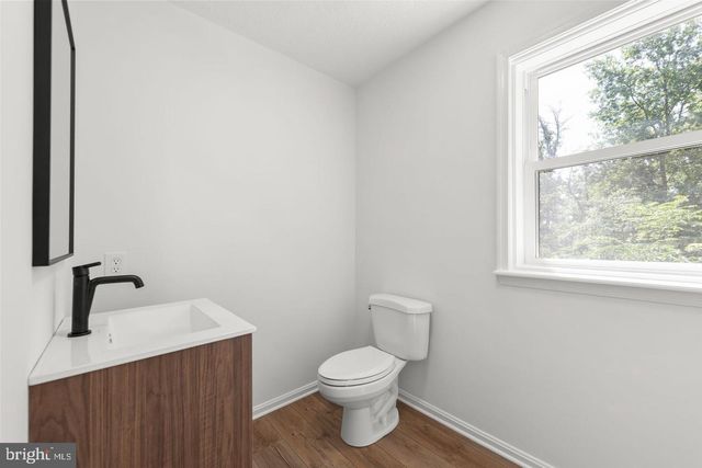 230 BLUE BELL LN, Strasburg, VA 22657