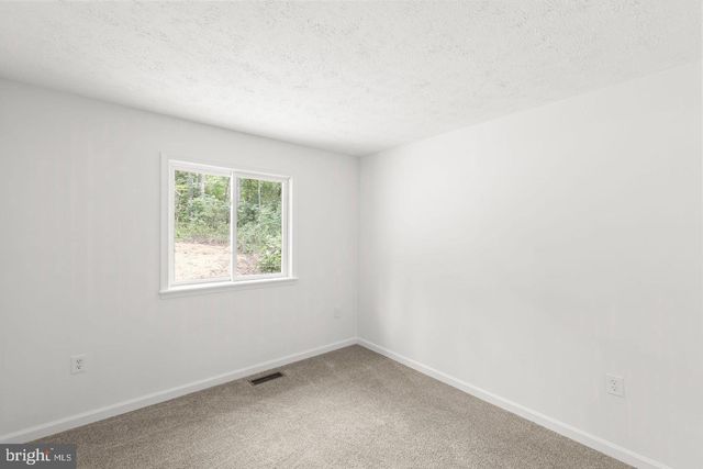 230 BLUE BELL LN, Strasburg, VA 22657