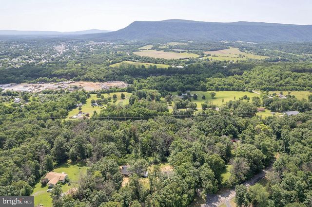 230 BLUE BELL LN, Strasburg, VA 22657