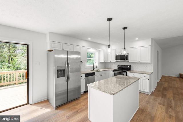 230 BLUE BELL LN, Strasburg, VA 22657