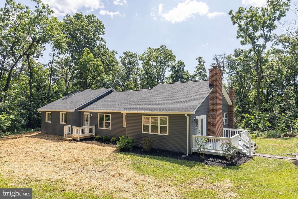 230 BLUE BELL LN, Strasburg, VA 22657